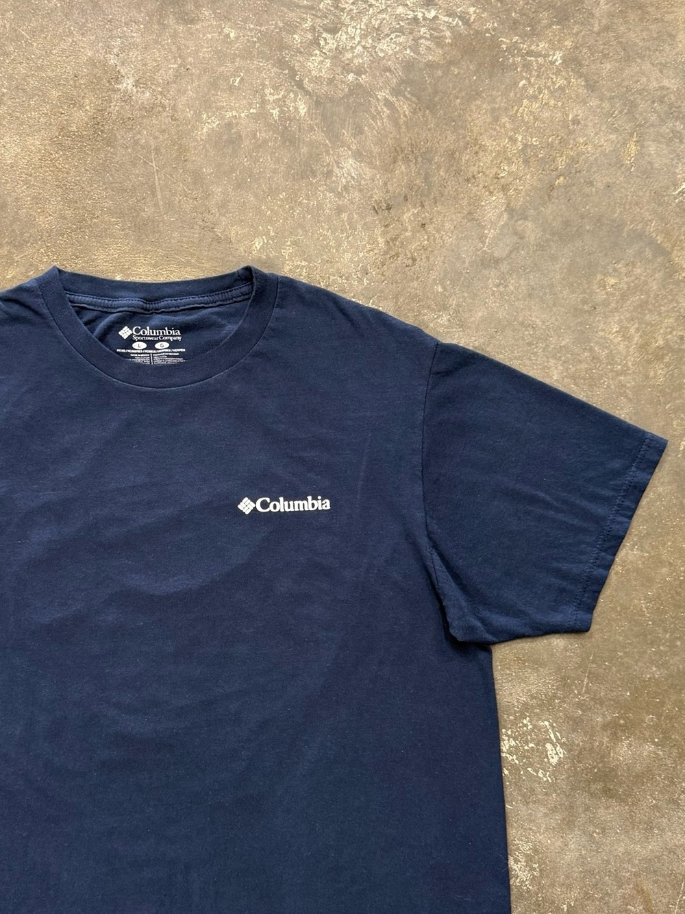 Columbia Navy Graphic Tee Large Jeep Mountain Outdoor Shirt